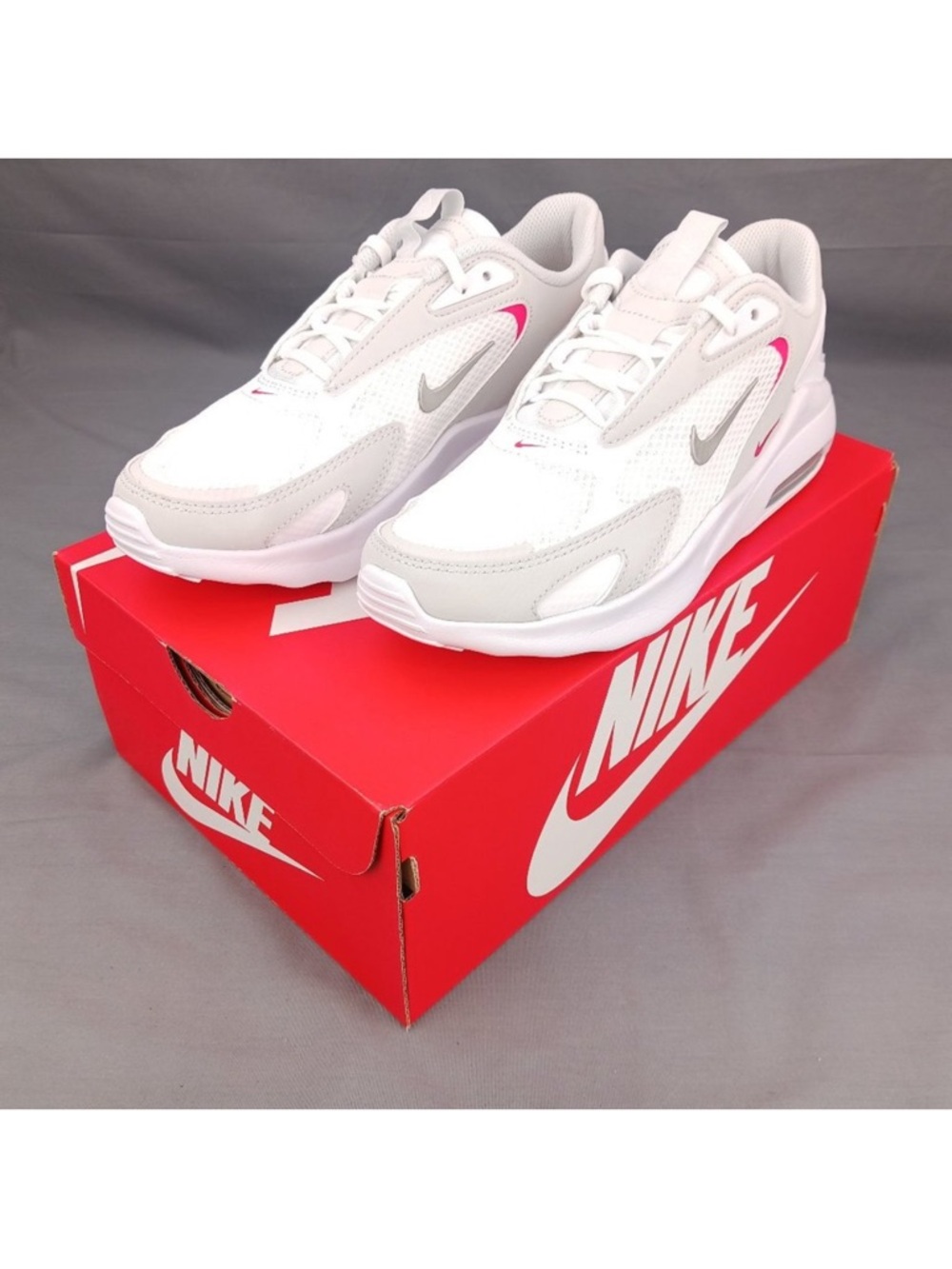 NIB Nike Air Max Bolt - women’s size 10